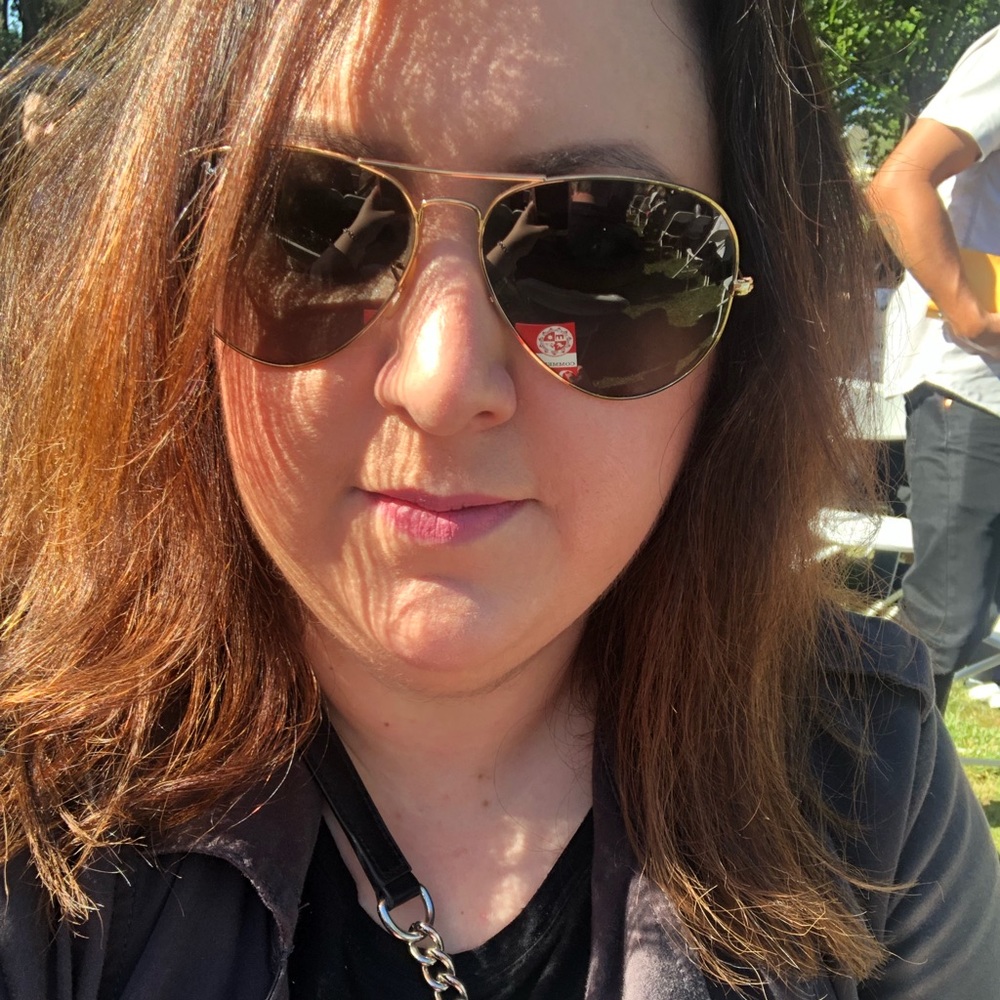 Meet your Posher, Itana